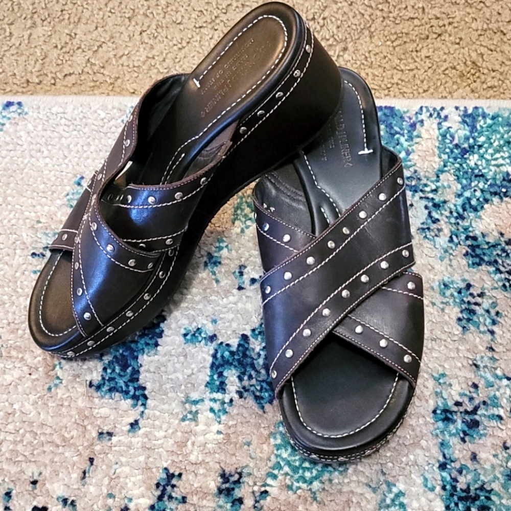 Donald J Pliner wedge slip on shoes